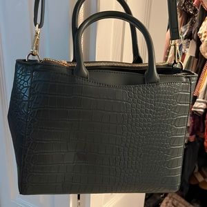 Olive green purse with matching wallet